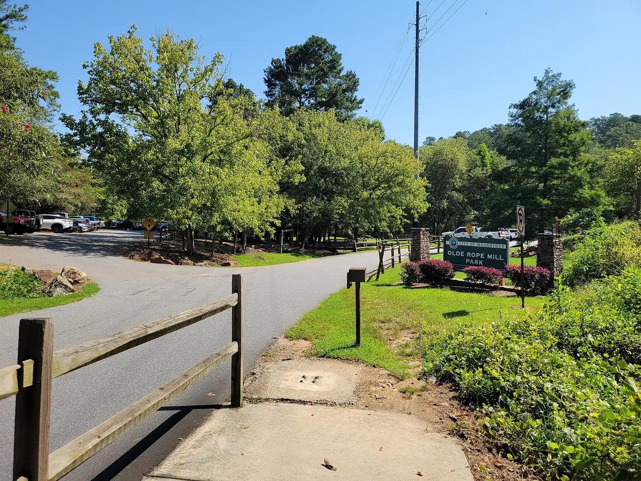 The entrance and parking area at Olde Rope Mill Park in Woodstock