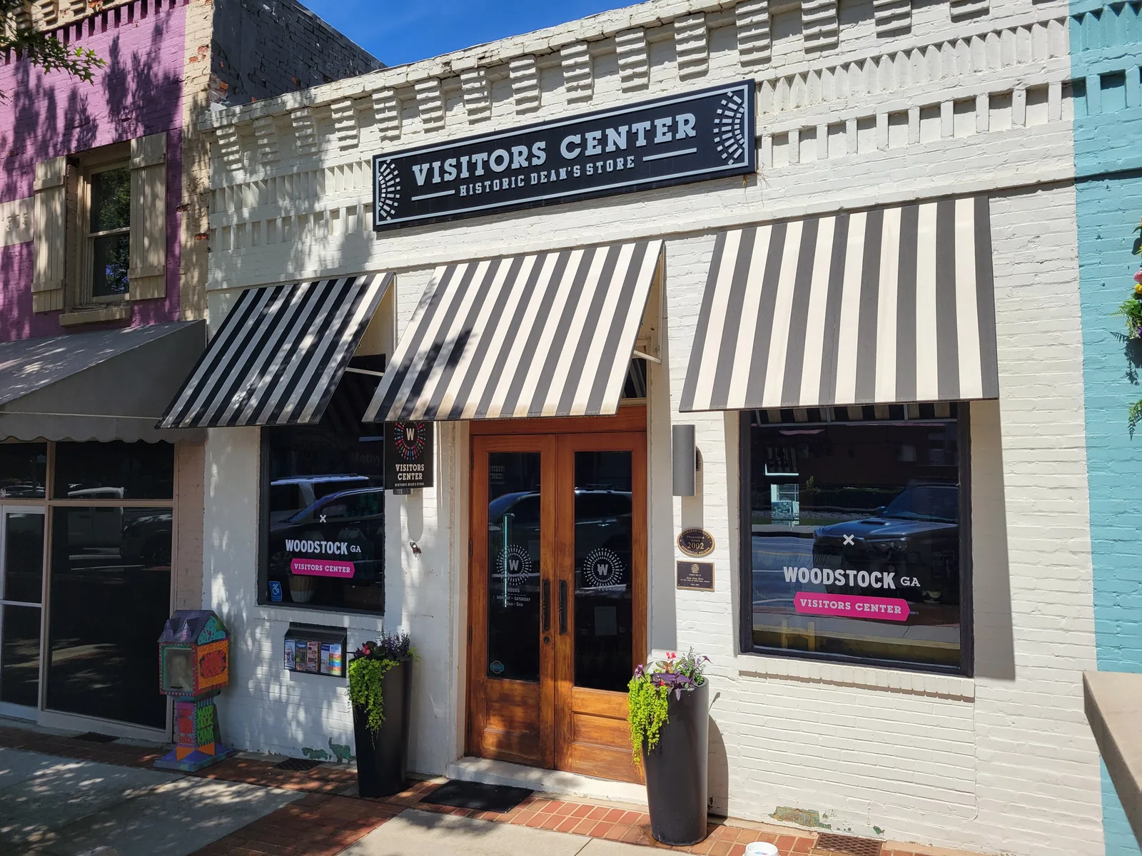 The Woodstock Visitors Center in the historic Dean's Store building on Main Street